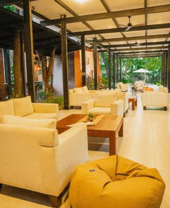 Piliyandala Hotel | Clio Bolgoda