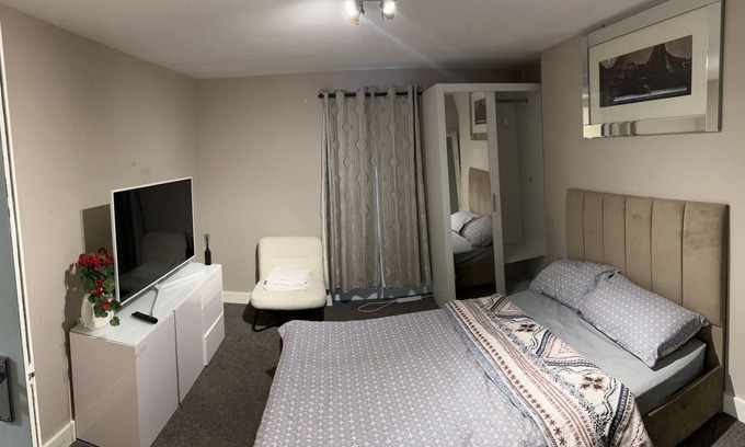 Gravesend Apartment | Clocktower Apartment