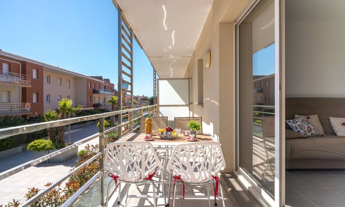 La Jetee Apartment | Clos Isabelle by Interhome