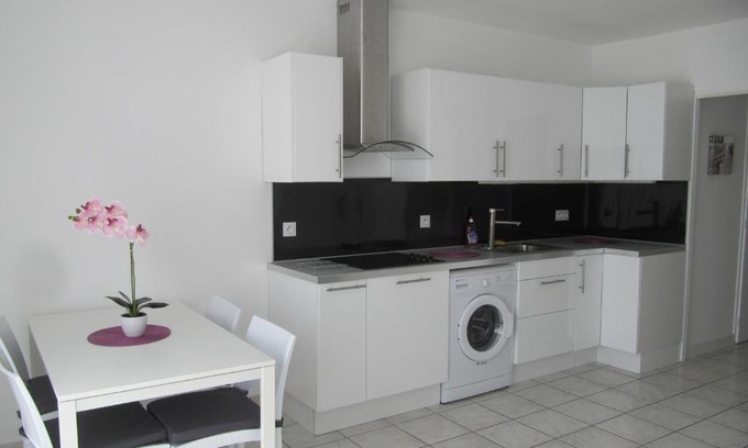 Saint-Medard-en-Jalles Apartment | Clos Saint Médard