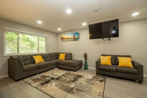 Allendale Area House | Close to Downtown Sleeps 8 Private Backyard