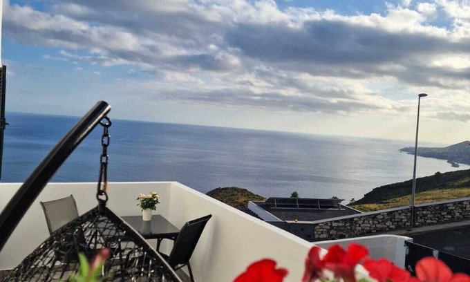 Garajau Apartment | Close to Funchal, Cozy Apartment with Large Southwest Terrace for Chilling