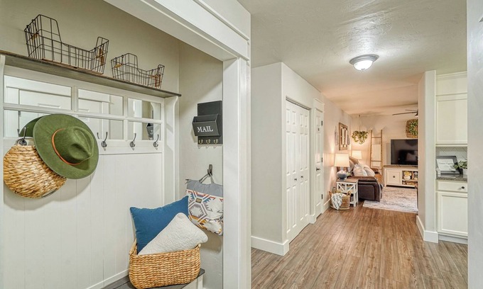 Kalispell House | Close to Glacier Park! 4 Bedroom, 2 bath Family and Pet Friendly Comfy Home