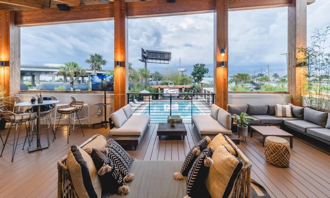 Charleston Apartment | Close to Hampton Park: Casa Luna