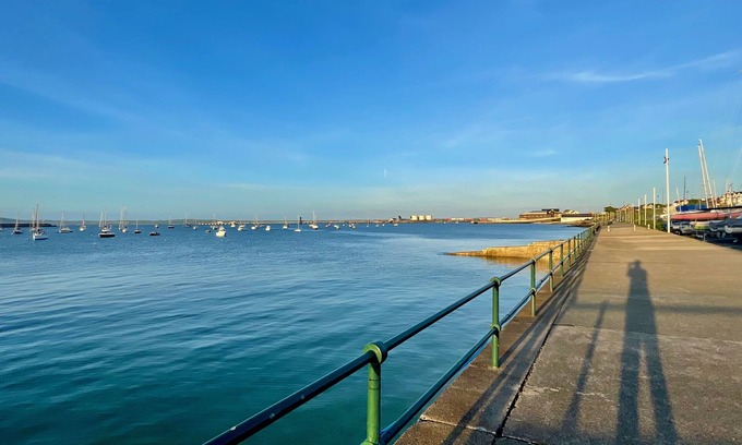 Holyhead House | Close to Marina