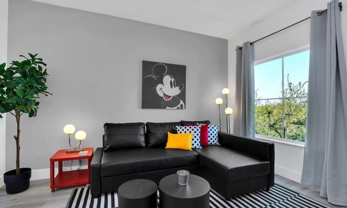 Florida Central Atlantic Coast Apartment | Close to Parks/Sleeps 6/Free Shuttle/Kitchen