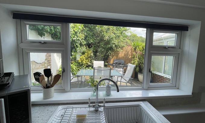 Sompting House | Close to sea and South Downs national park - Sompting