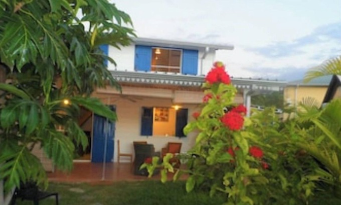 L'Ermitage-les-Bains Villa | Close to the lagoon, villa alamandas