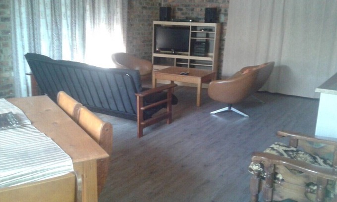 Caledon Cottage | Close to the Casino, shops and surrounding areas