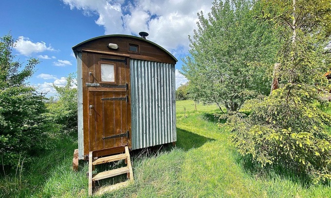 Cricklade Cottage | Close to The Cotswold Water Park, Birch is the perfect base to explore the local surroundings.