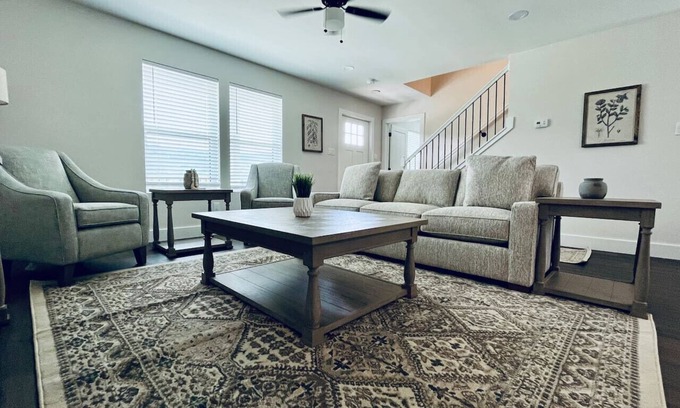 Greenway House | Close to UT, Downtown Knoxville & Smokies Baseball