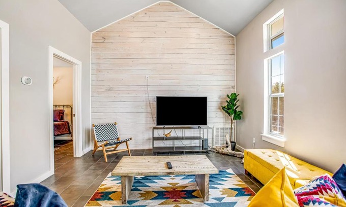 Canyon Lake House | Cloud Top Barnhouse