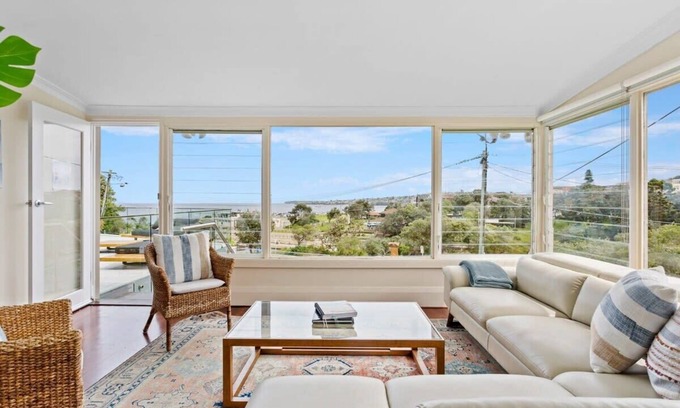 Clovelly House | Clovelly Beach House – Sea, Sand and Exclusivity