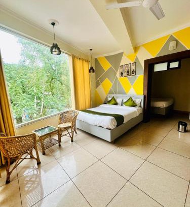 Bullawala Hotel | Clover Inn