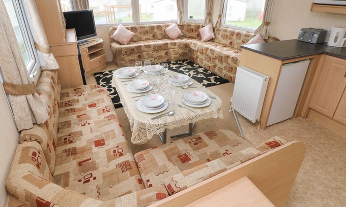 Haverfordwest House | CLOVER, pet friendly, with a garden in Haverfordwest