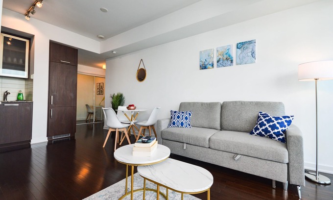 Central Waterfront Condo | CN Tower Views | ❤️ of DT I 1 Bedroom+Den