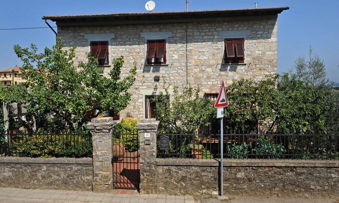 Mercatale Val di Pesa Apartment | Cosy apartment for 6 people with WIFI and terrace, close to Greve In Chianti