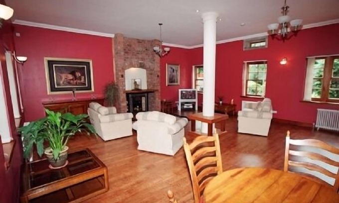 Arden Cottage | Coachouse Lodge - sleeps 8 guests in 3 bedrooms
