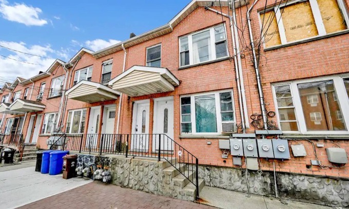 Queens House | Coastal Breeze in the Rockawaysnn