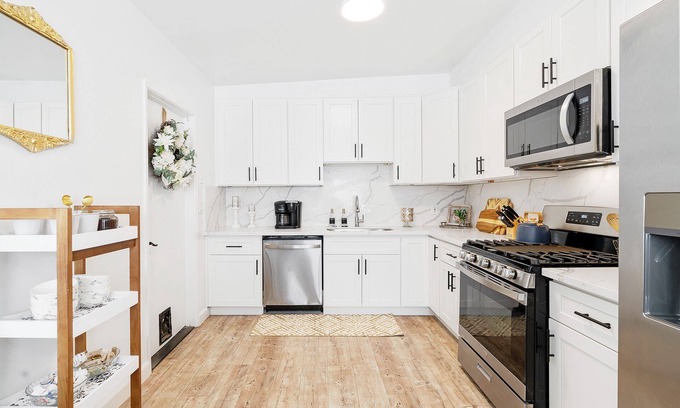 Imperial Beach House | Coastal Breeze, San Diego Home Fast Wi-Fi, , Lux, Serene Private Gated Oasis!