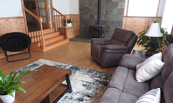 Gold Beach House | Coastal Charm: SW Oregon home on quiet 2+ acres, 5min. to the beach!