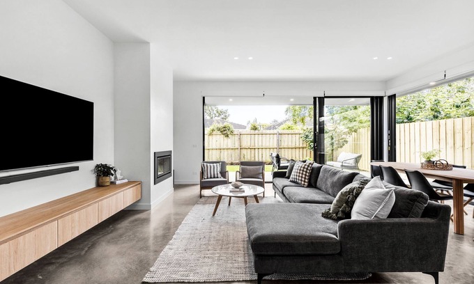 Point Lonsdale House | Coastal Chic - Lonnie Style!