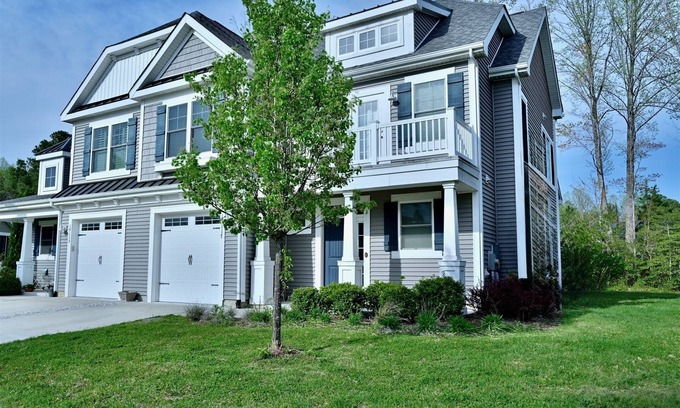 Lewes House | Coastal Club * 4BR twin House w 3.5 Baths, Sleeps 10