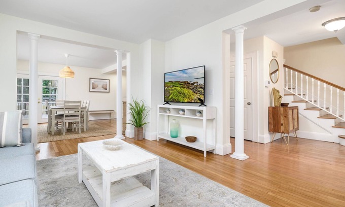Black Rock Historic District House | Coastal Colonial 10 minutes from beaches, Sacred Heart & Fairfield University