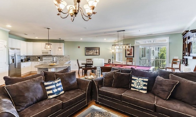 Lewes Condo | Coastal Condo Under 15 Minutes to Lewes Beach With Pool & Pool Table