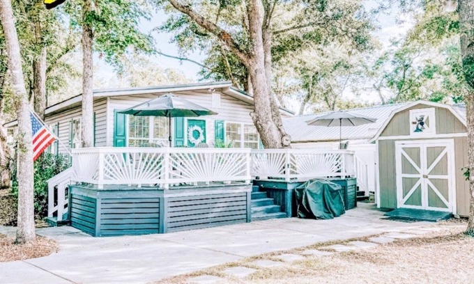 Myrtle Beach House | Coastal Corner House in the Award Winning Ocean Lakes! Includes golf cart!
