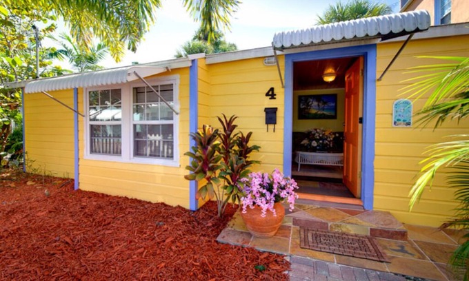 Stuart Hotel | COASTAL COTTAGE AT OLD COLORADO INN