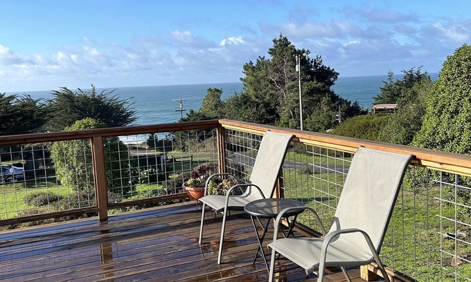 Timber Cove House | Coastal Cottage Jenner with Stunning Views! Pet-Friendly, Remote and Private