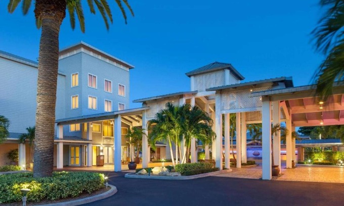 Stuart House | Coastal Escape | Golf. Free Parking
