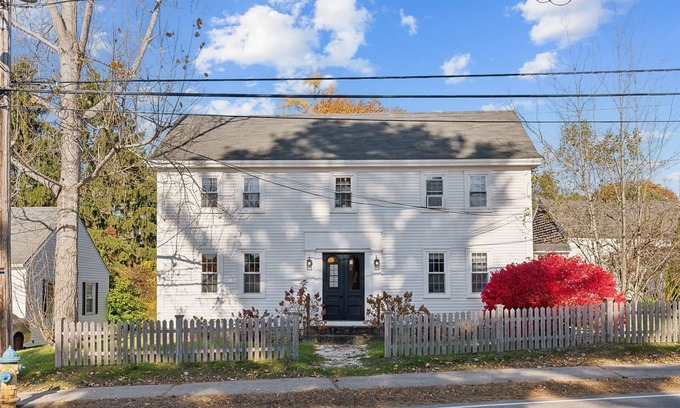 Kennebunk House | Coastal Farmhouse Near Dock Square!