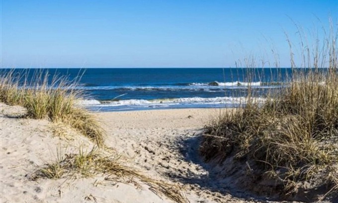 Virginia Beach House | ♥️Coastal Getaway♥️~Large Clean-n-Cozy 3Bdrm Home