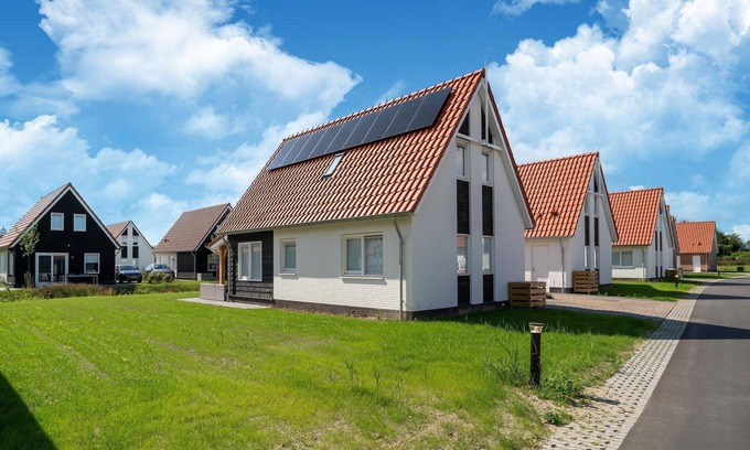 Scherpenisse House | Coastal Getaway w/Sauna