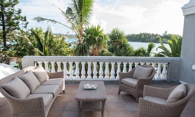 Bermuda Apartment | Coastal Gregorian Beach Front, 2 Bedroom