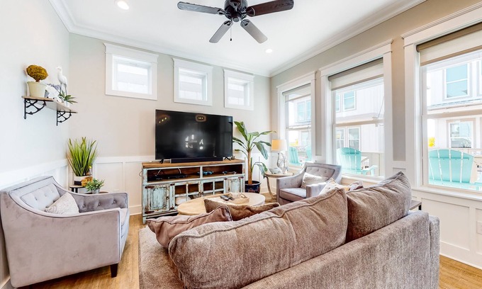 Gulf Shores House | Coastal, group-friendly getaway with outdoor pool access and fishing pier