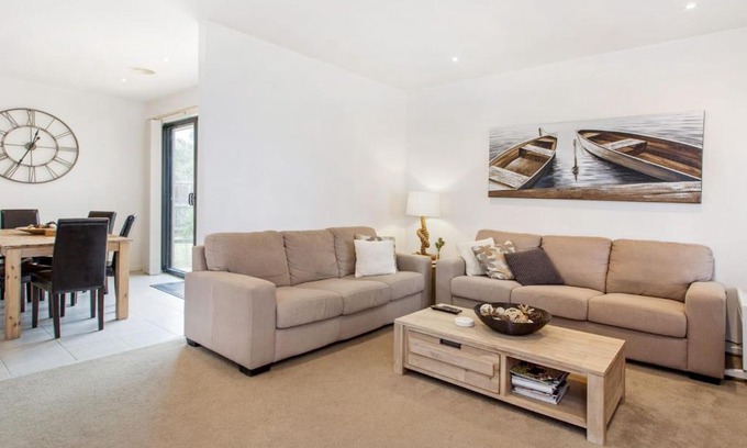 Dromana House | COASTAL HAVEN - DROMANA