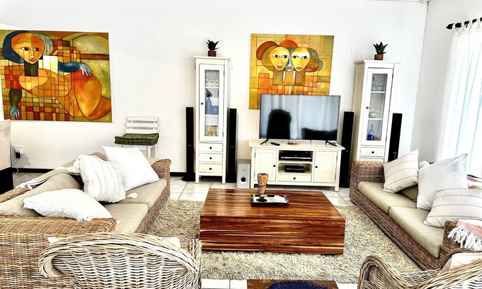 Swakopmund Apartment | Coastal Living at Its Finest: Stylish 3-Bedroom Apartment in the City Centre