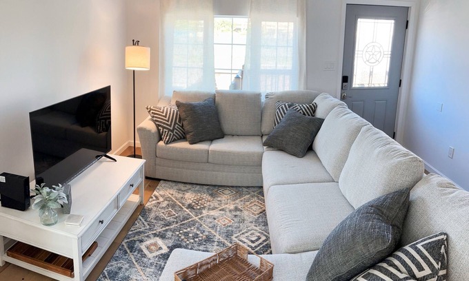 Del Mar House | Coastal Living in Corpus Christi: 3 Bed, 2 Bath Oasis with Top Amenities!