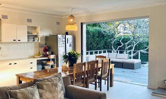 Freshwater House | Coastal Luxury Retreat | Freshwater Beach + Private Beach House | Sleeps 11