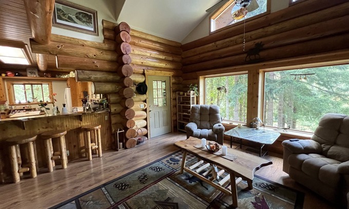 Florence Cabin | Coastal MountainCabin Retreat