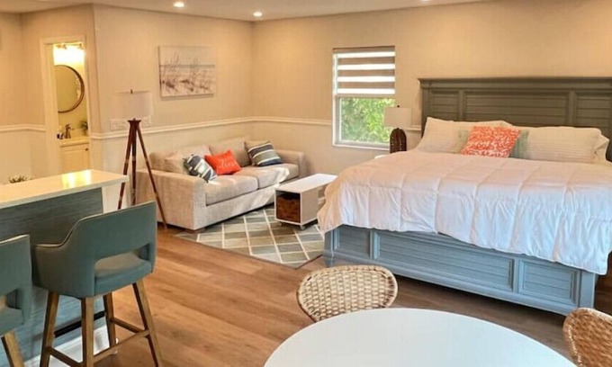 Flagler Beach Apartment | Coastal Oaks Studio - 4 minute drive to the Beach!