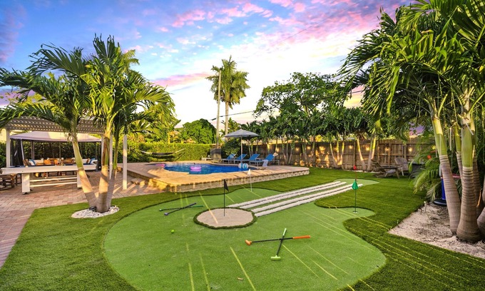 South Lake House | Coastal Paradise/7 Minutes from Beach/Mini Golf Course