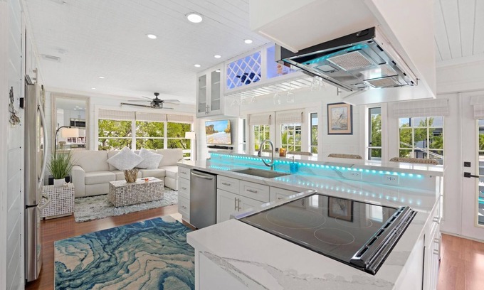 Breezeswept Beach Estates House | Coastal Paradise | Charming canalfront boating home on Ramrod Key