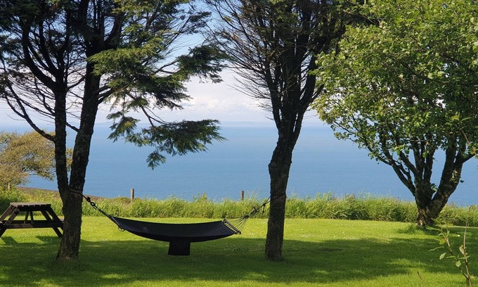 Ilfracombe House | Coastal Path Cottage Stunning Sea Views and very dog friendly in North Devon