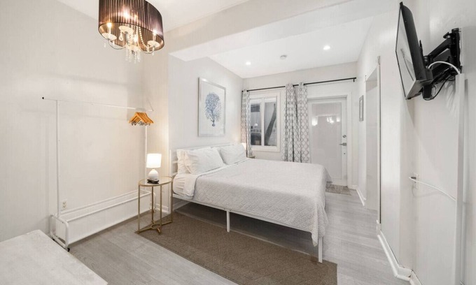 Hollywood South Central Beach Apartment | Coastal Suite 2/2 Hollywood Beach Oasis!