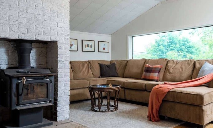 Tay Valley Cabin | Cobblestone 2-Bedroom Cottage #5 "Loft"