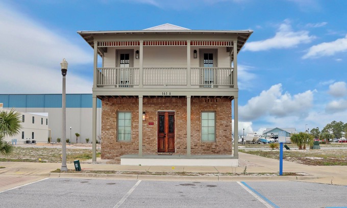 Port St. Joe House | *Cocktails* 6BR duplex next to Marina~ Heart of Port St Joe